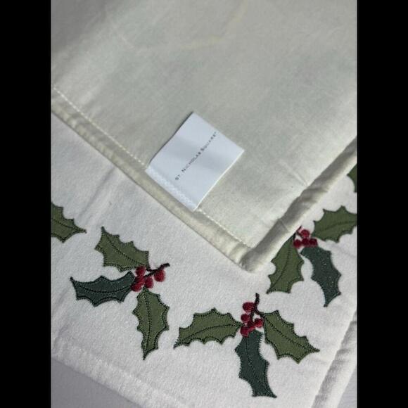 St. Nicholas Square 100% Cotton Holly Christmas Placemat Set Of 4 - Picture 2 of 3